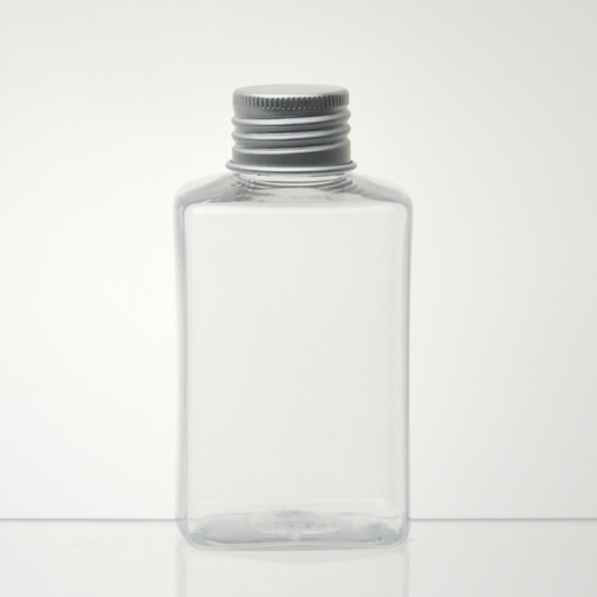 Прозрачные пластиковые квадратные бутылки