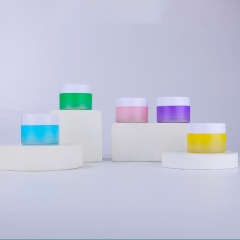 банки с кремом бутылки с кремом
