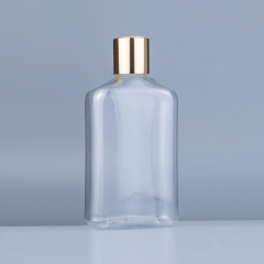 Пластиковые ПЭТ-бутылки
